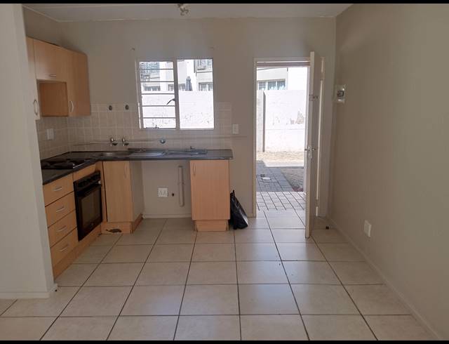 2 BEDROOM SECTIONAL TITLE FOR SALE IN KLIPPOORTJE